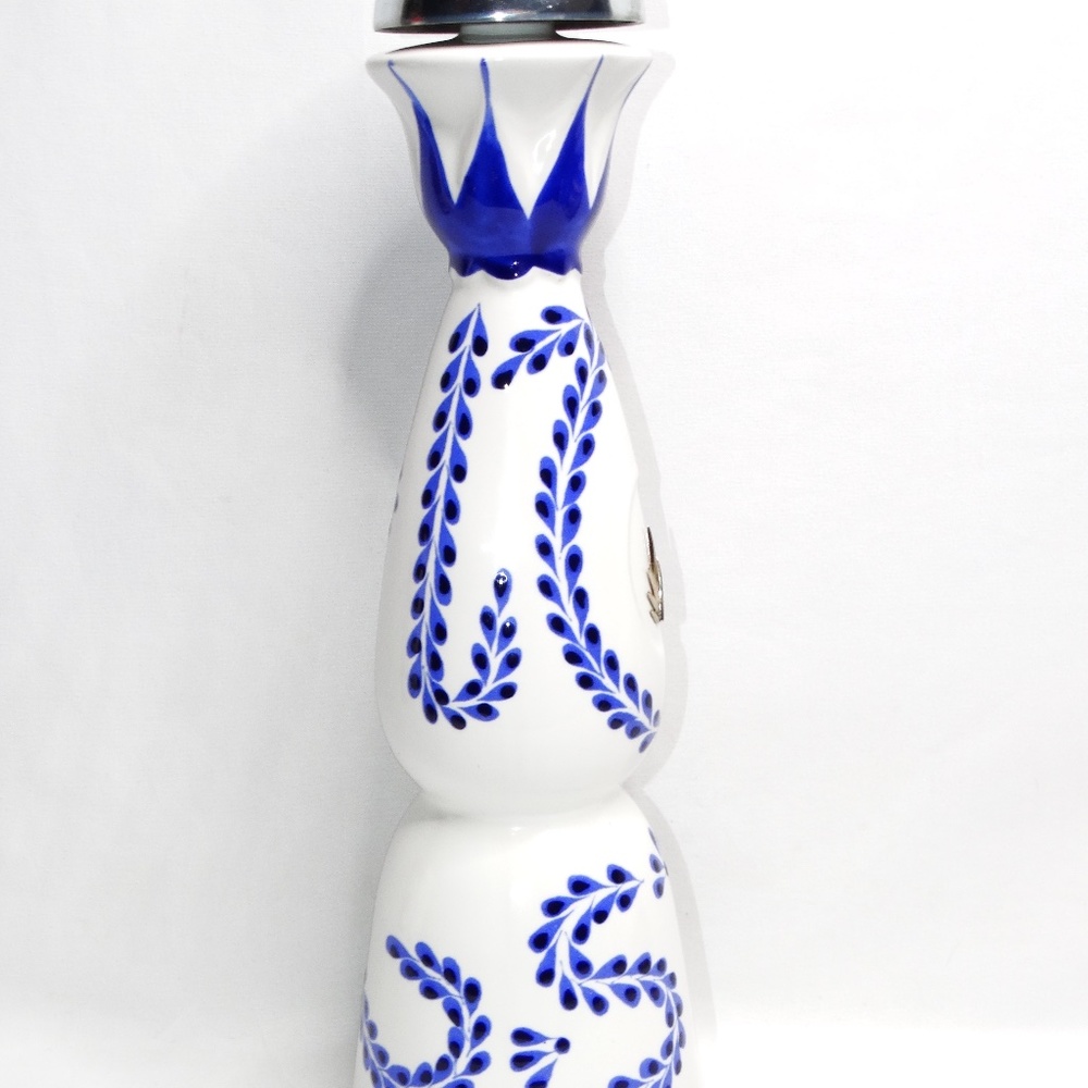 Casa Azul Tequilla Bottle Decanter (empty) Use as Oil Dispenser Tik Tok Trend - Picture 4 of 7